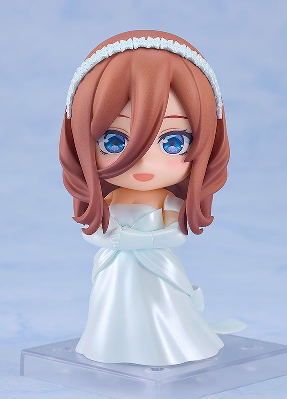 中野三玥 結婚禮服 正面